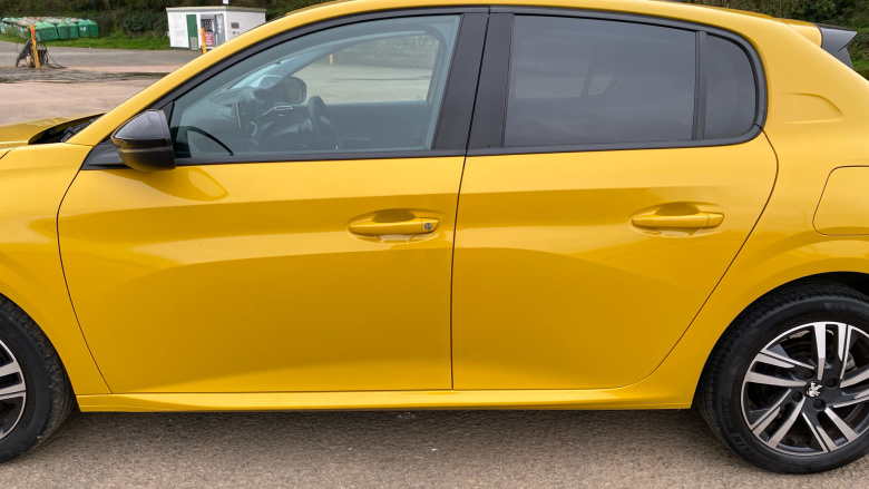 Peugeot 208 1.2 PureTech 100 Allure Premium + 5dr Petrol Hatchback